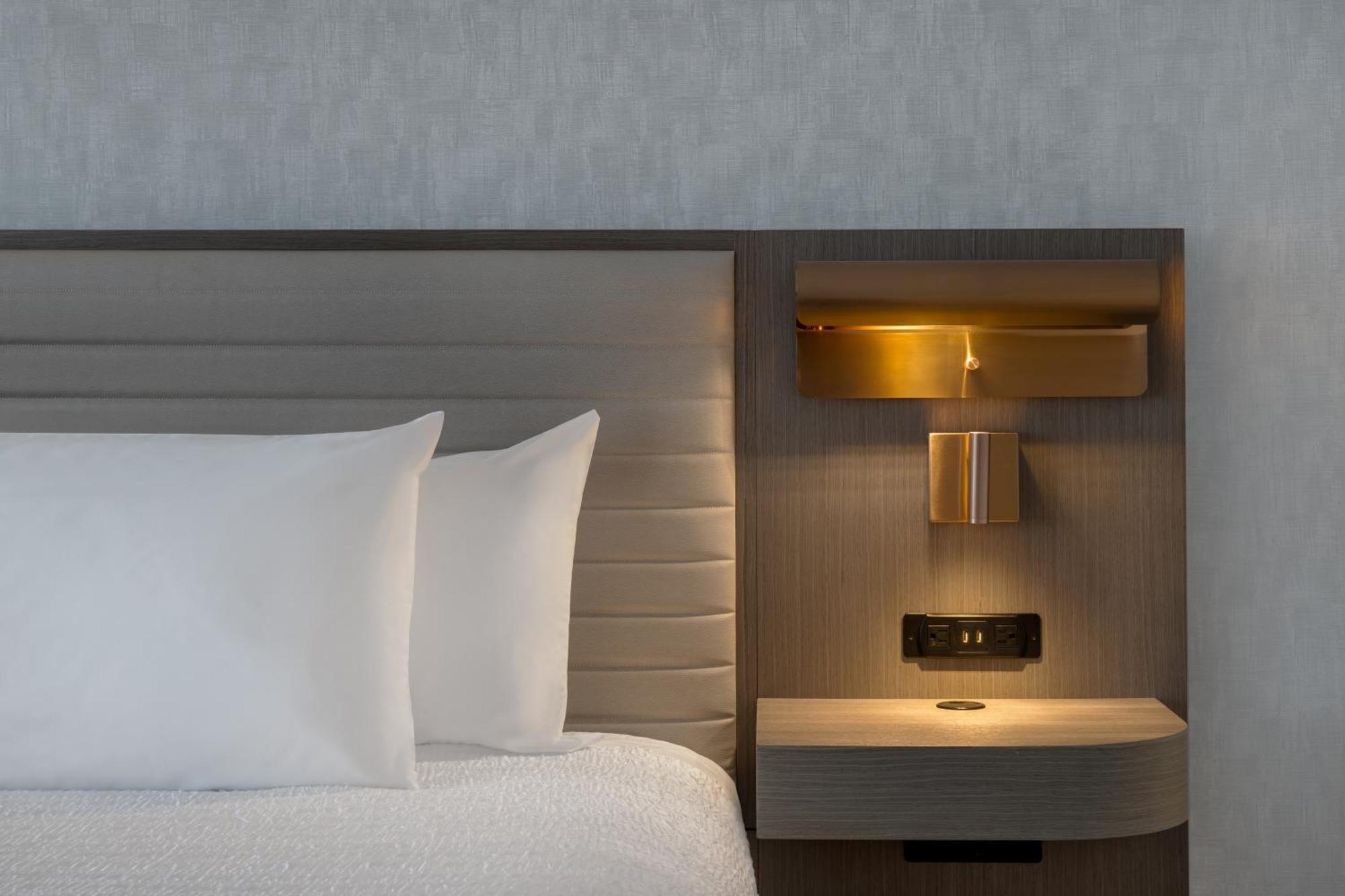 Hampton Inn By Hilton Winnipeg Downtown Bagian luar foto