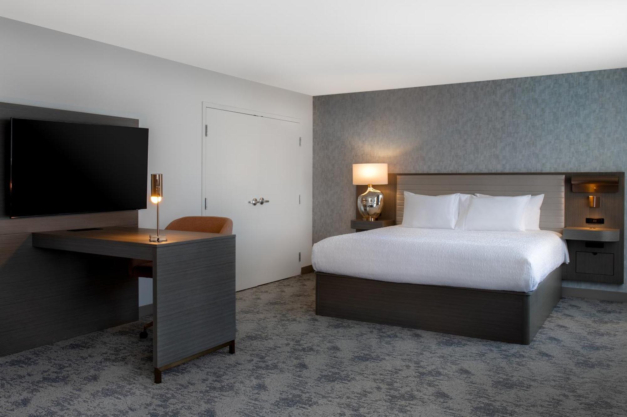 Hampton Inn By Hilton Winnipeg Downtown Bagian luar foto