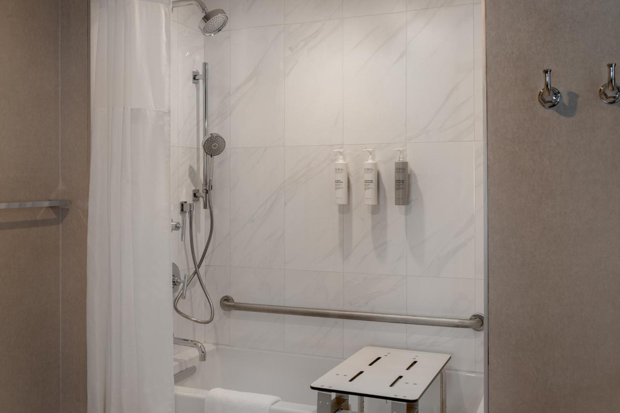 Hampton Inn By Hilton Winnipeg Downtown Bagian luar foto