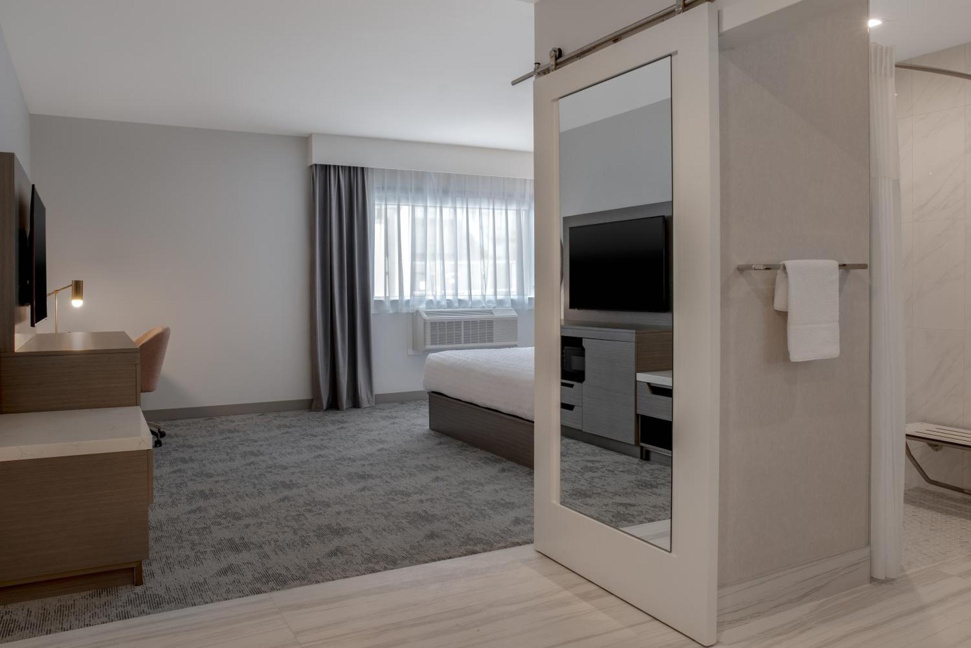 Hampton Inn By Hilton Winnipeg Downtown Bagian luar foto