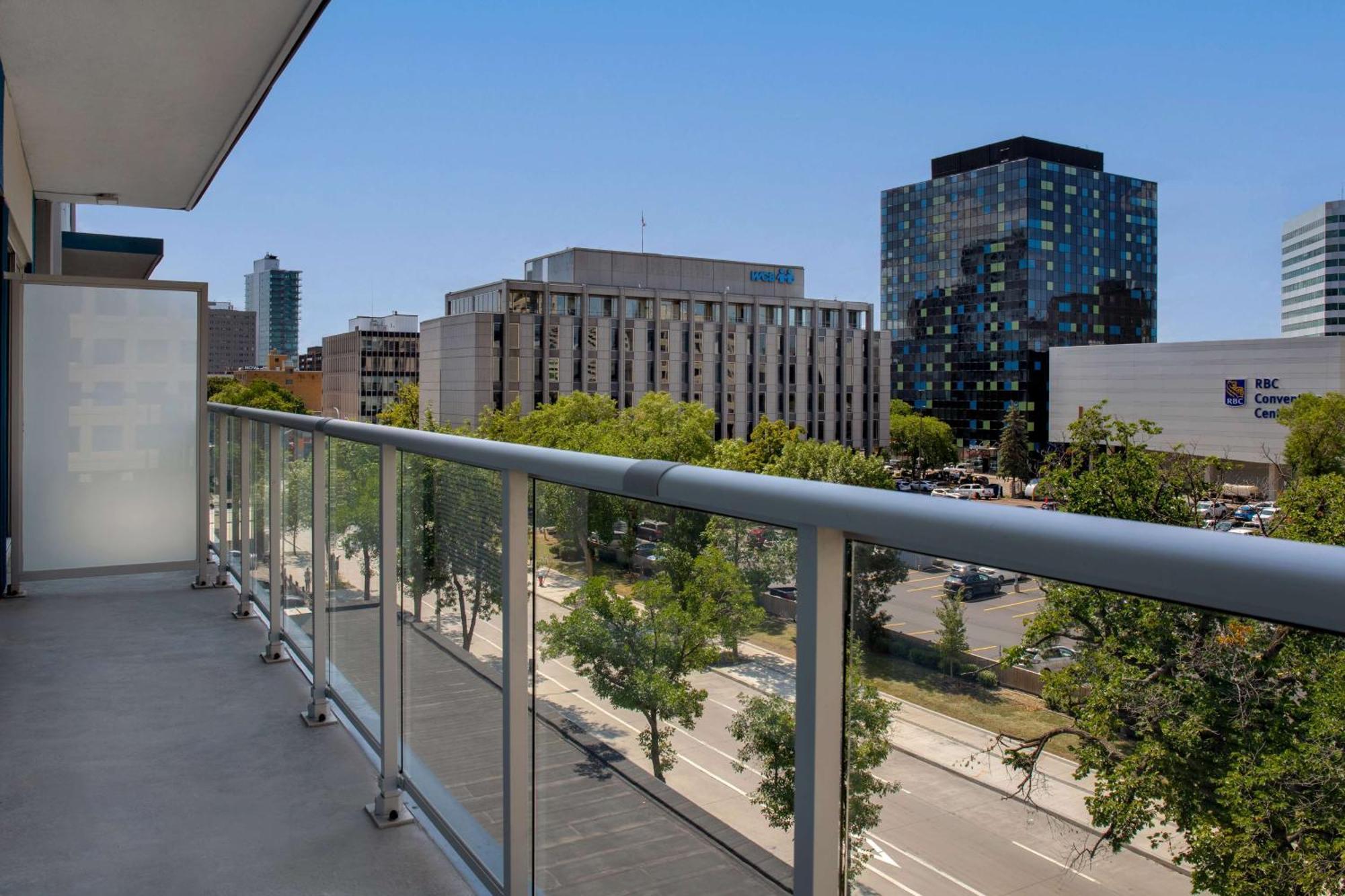 Hampton Inn By Hilton Winnipeg Downtown Bagian luar foto