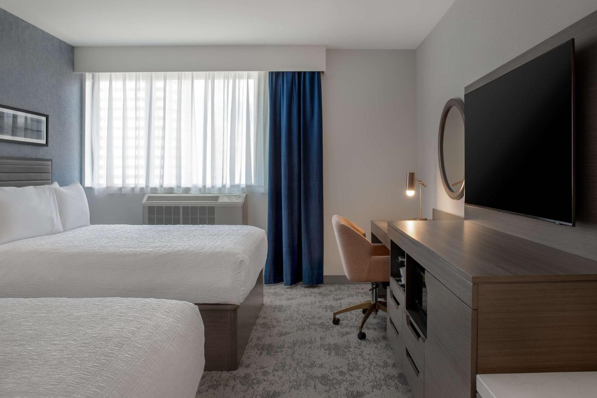 Hampton Inn By Hilton Winnipeg Downtown Bagian luar foto
