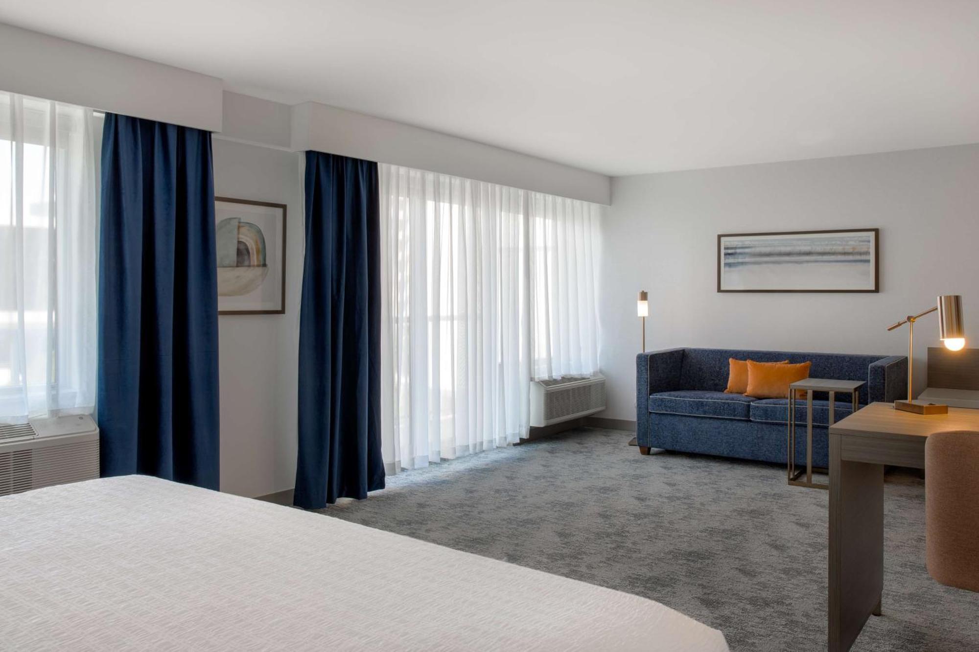 Hampton Inn By Hilton Winnipeg Downtown Bagian luar foto