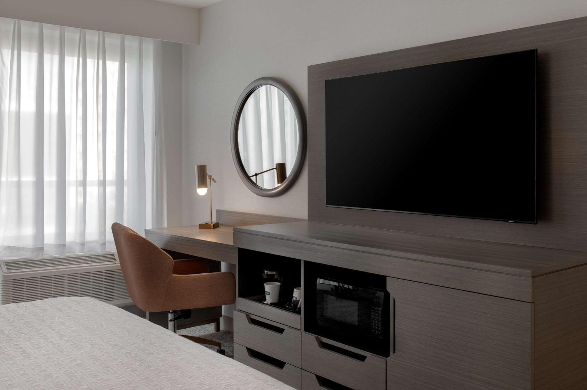 Hampton Inn By Hilton Winnipeg Downtown Bagian luar foto