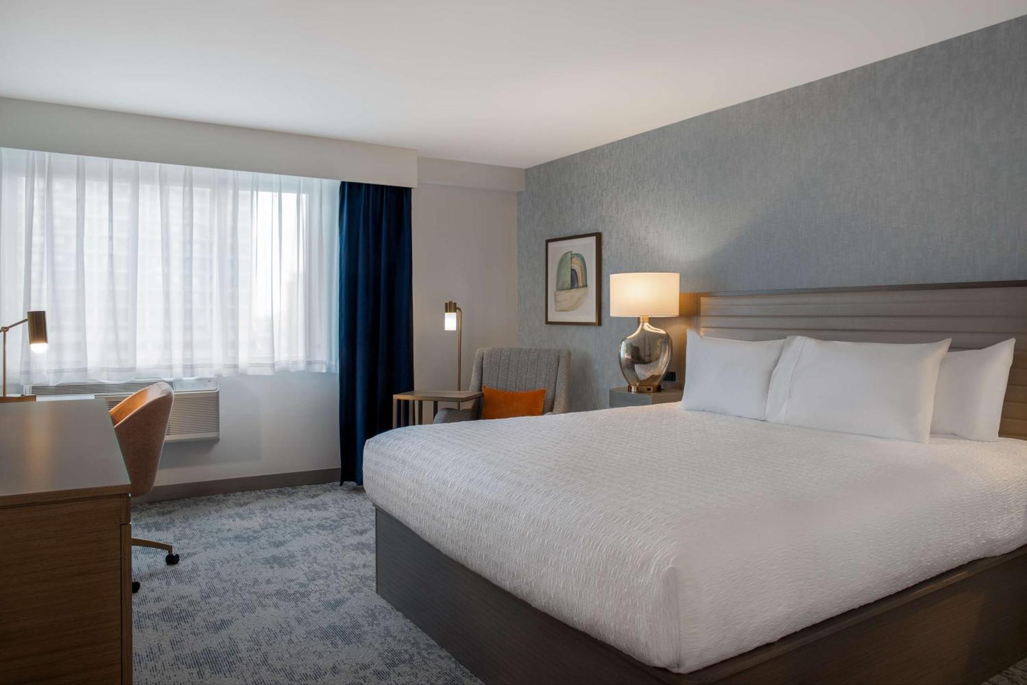 Hampton Inn By Hilton Winnipeg Downtown Bagian luar foto