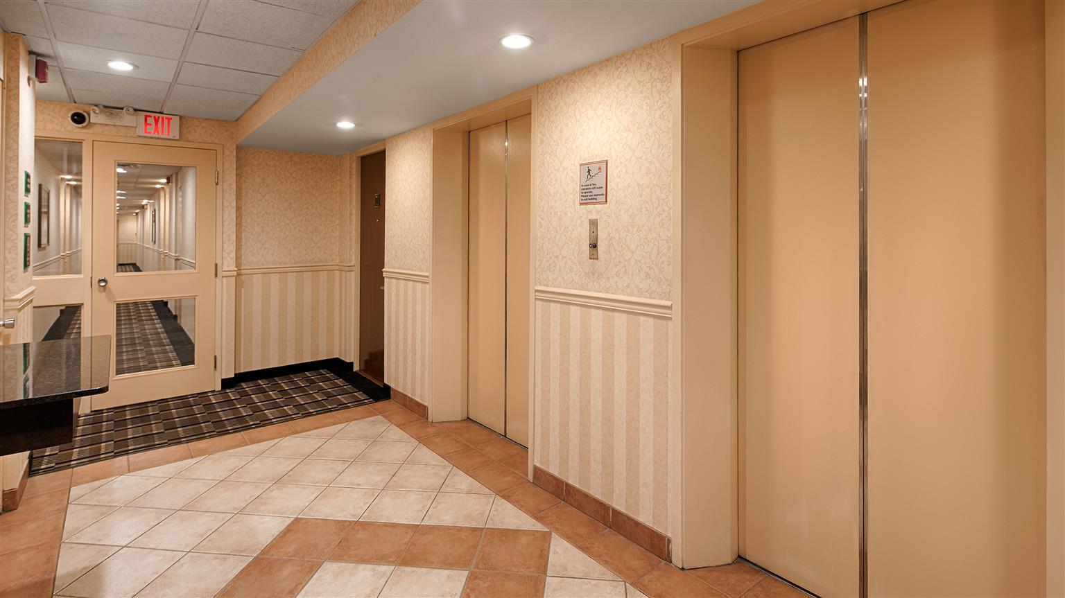 Hampton Inn By Hilton Winnipeg Downtown Bagian luar foto